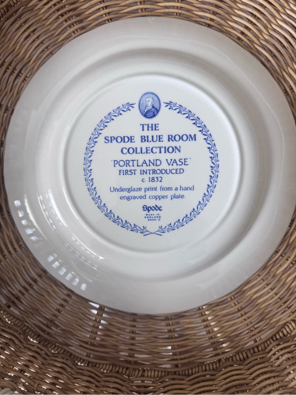 Spode Portland Vase Plate - Picture 2 of 4